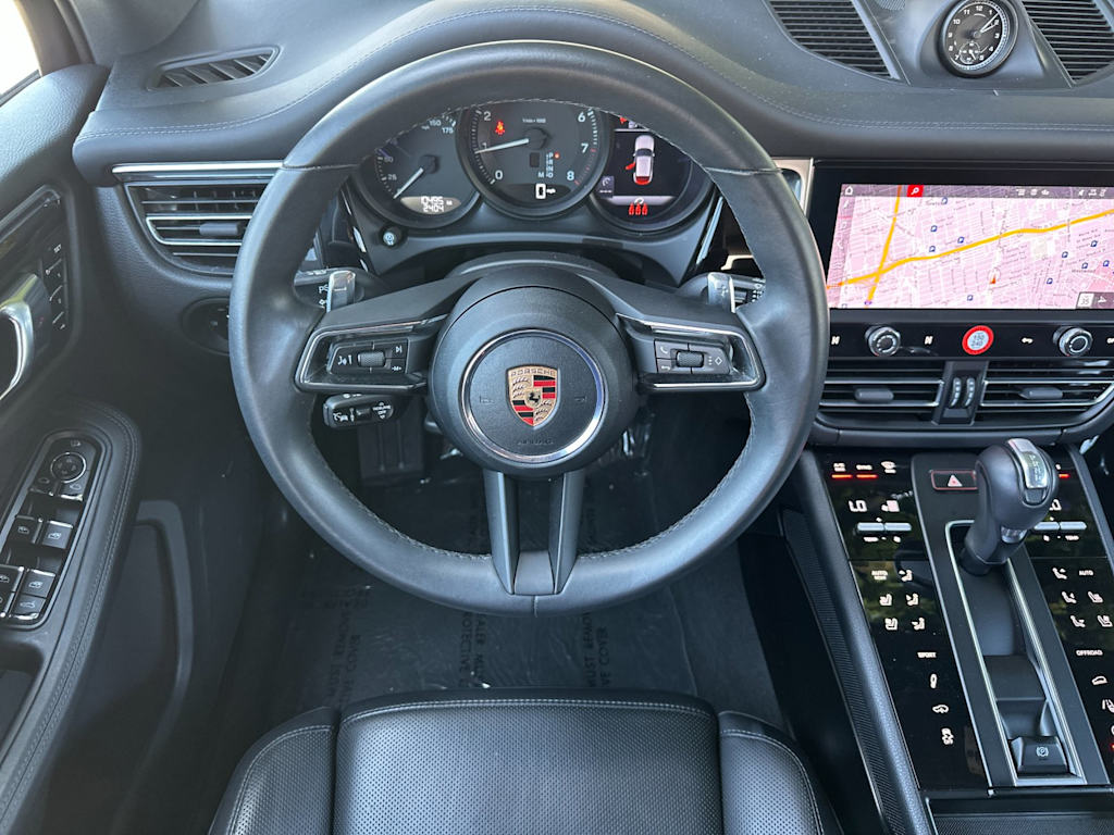 Thumbnail: 2025 Porsche Macan - 9