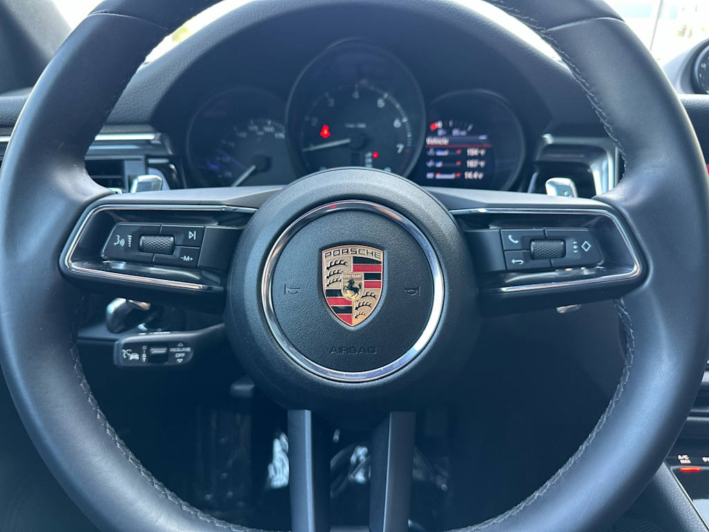 Thumbnail: 2025 Porsche Macan - 29