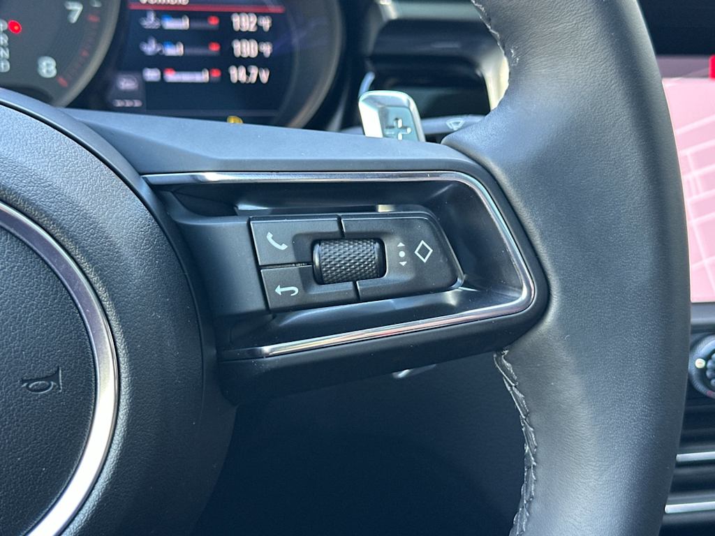 Thumbnail: 2025 Porsche Macan - 31