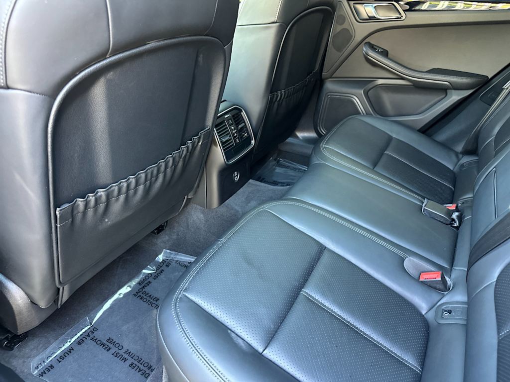 Thumbnail: 2025 Porsche Macan - 12