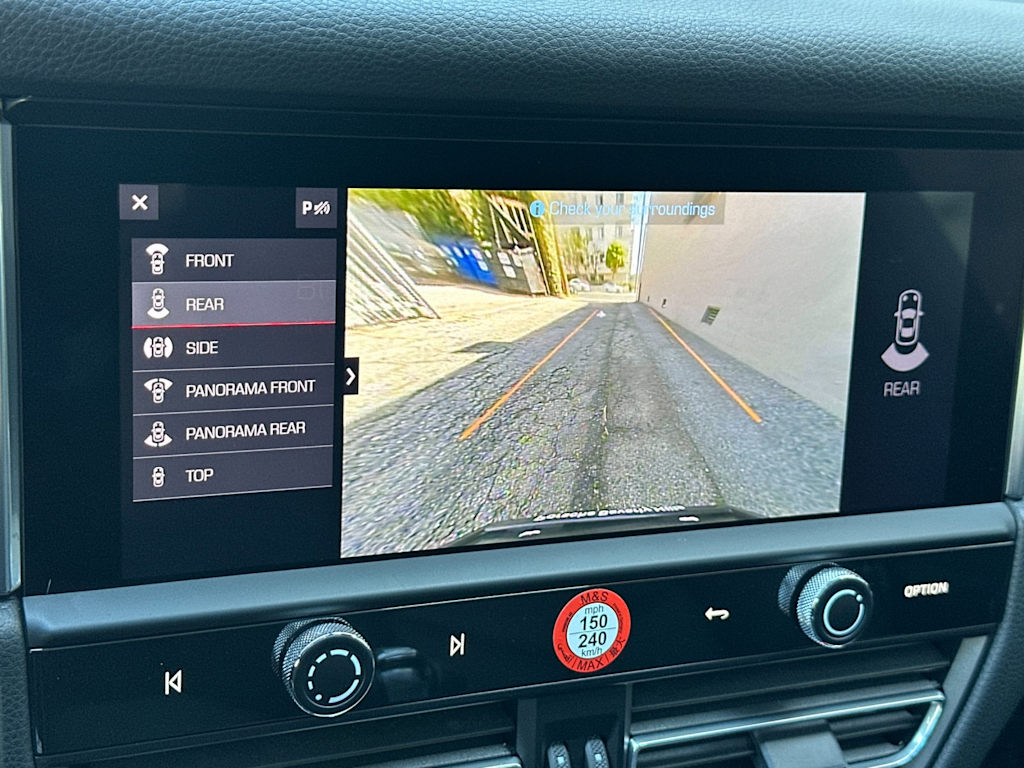 Thumbnail: 2025 Porsche Macan - 27