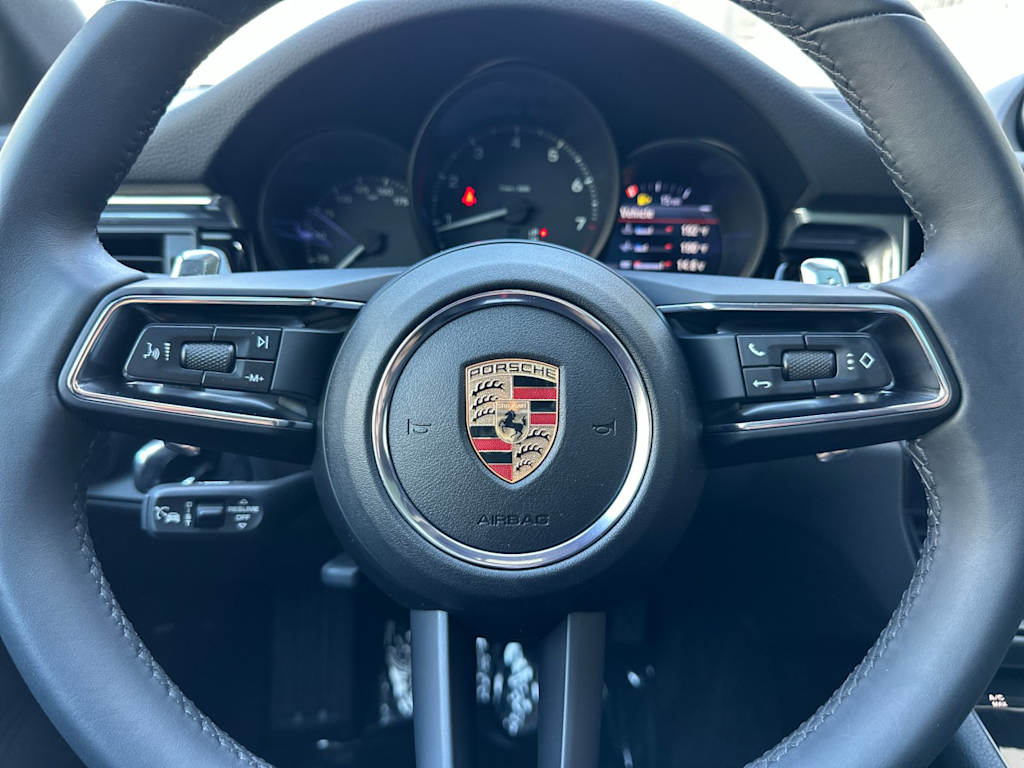 Thumbnail: 2025 Porsche Macan - 29