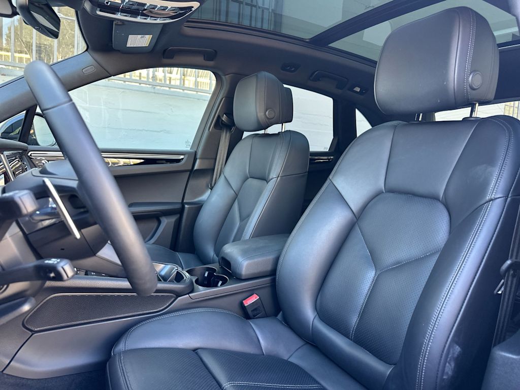 Thumbnail: 2025 Porsche Macan - 11