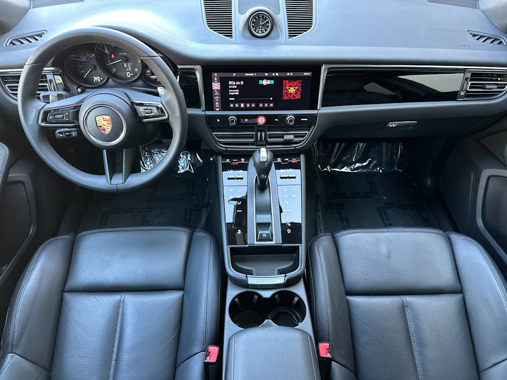 Thumbnail: 2025 Porsche Macan - 2