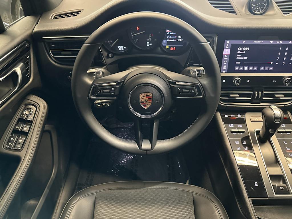 Thumbnail: 2025 Porsche Macan - 11