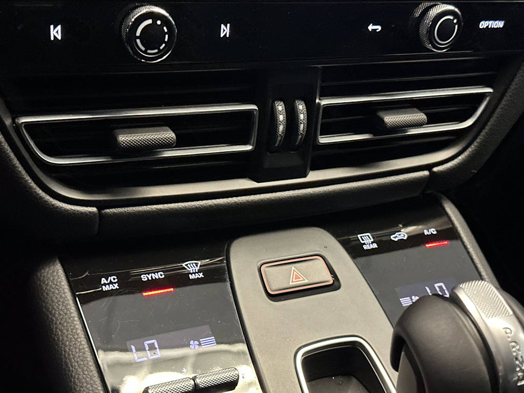 Thumbnail: 2025 Porsche Macan - 28