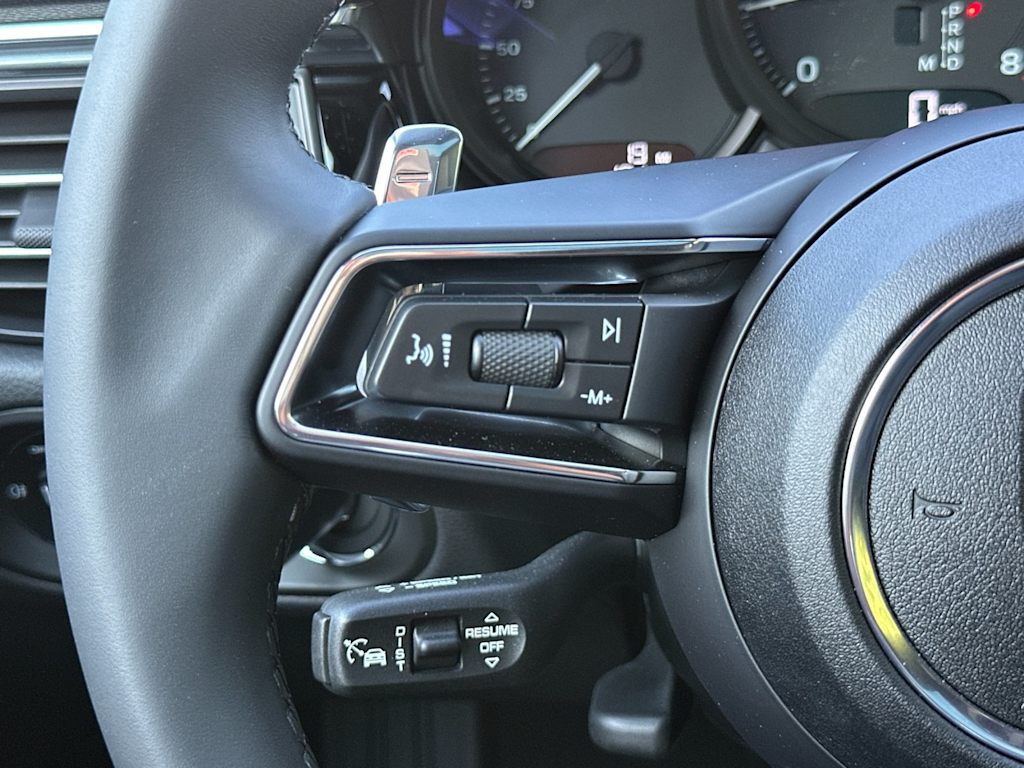 Thumbnail: 2025 Porsche Macan - 30
