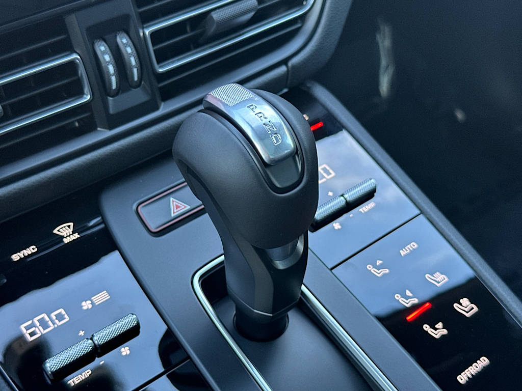 Thumbnail: 2025 Porsche Macan - 28