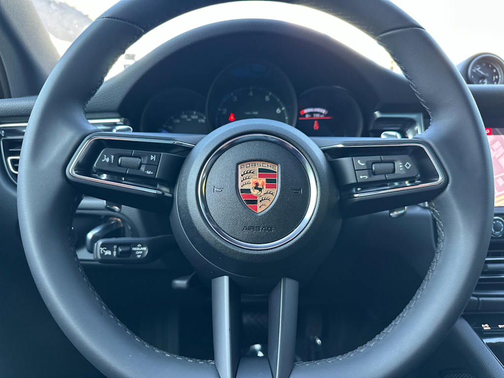Thumbnail: 2025 Porsche Macan - 29