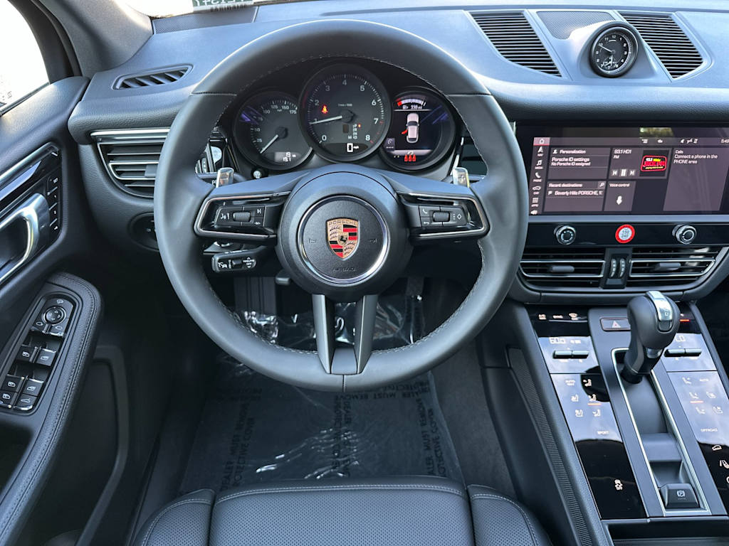 Thumbnail: 2025 Porsche Macan - 12