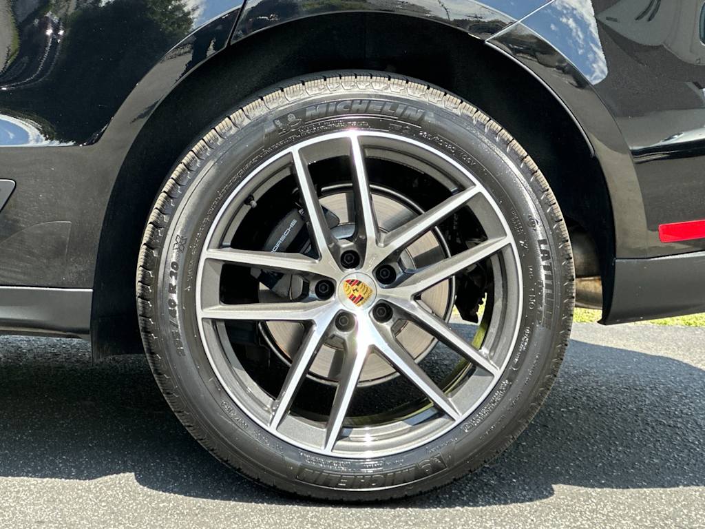 Thumbnail: 2026 Porsche Macan - 6