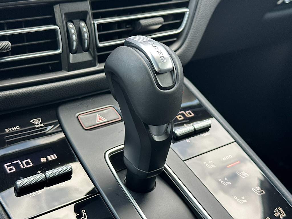 Thumbnail: 2026 Porsche Macan - 28
