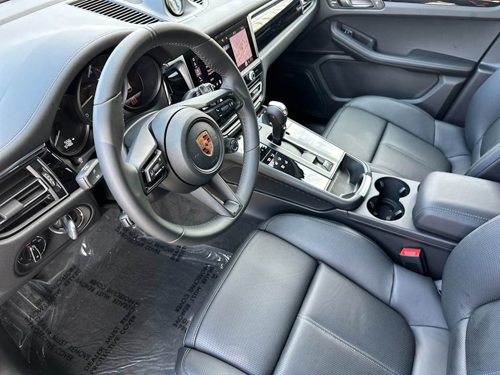 Thumbnail: 2026 Porsche Macan - 8