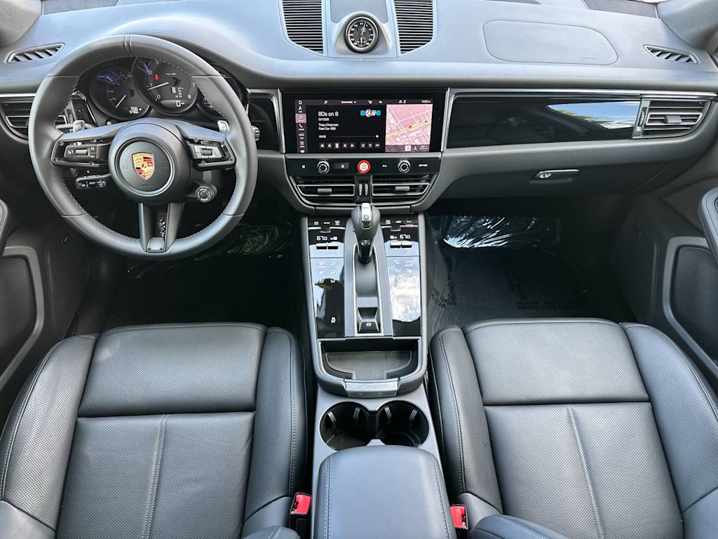 Thumbnail: 2026 Porsche Macan - 2