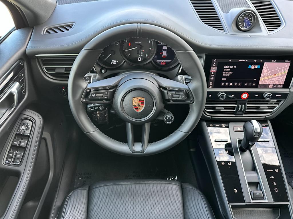 Thumbnail: 2026 Porsche Macan - 7