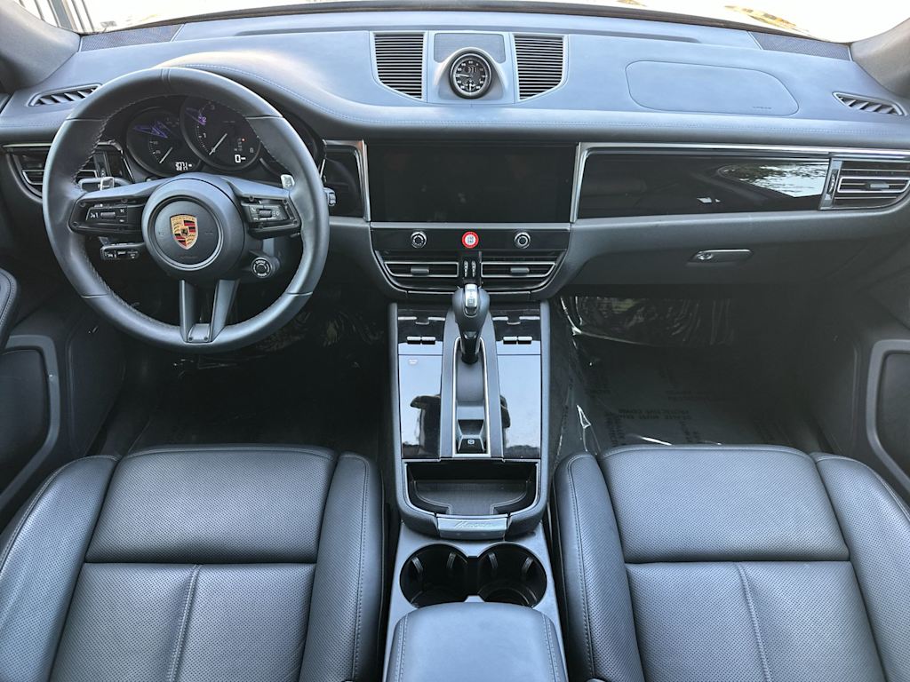 Thumbnail: 2026 Porsche Macan - 9