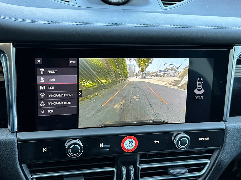 Thumbnail: 2026 Porsche Macan - 27