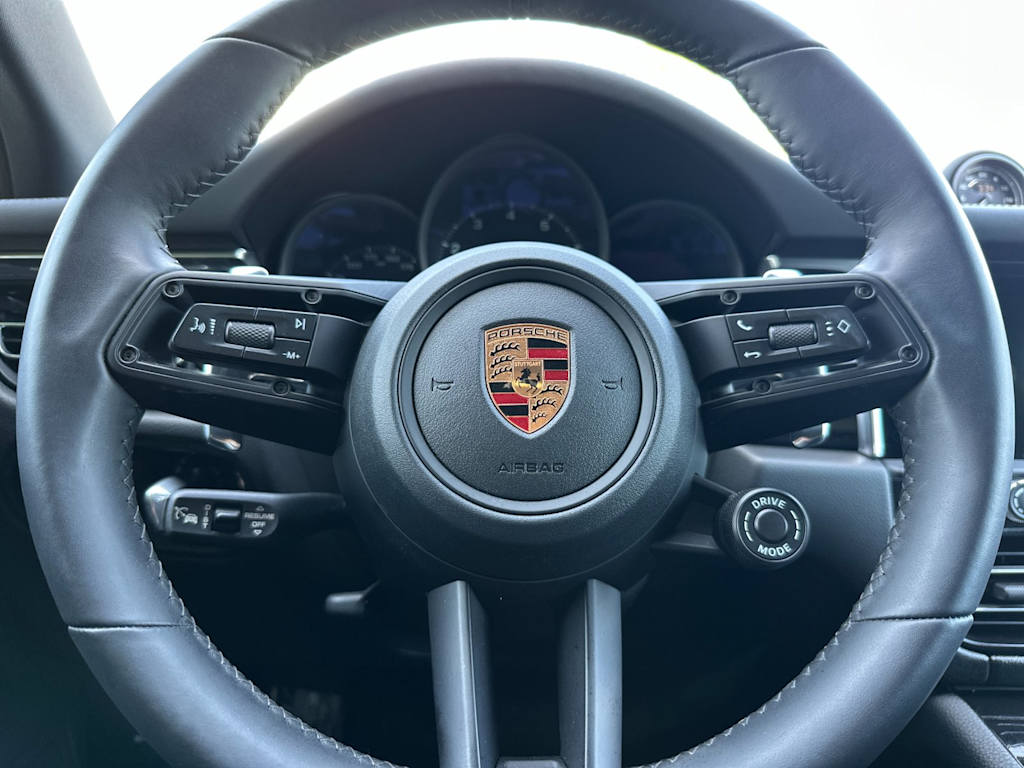 Thumbnail: 2026 Porsche Macan - 29