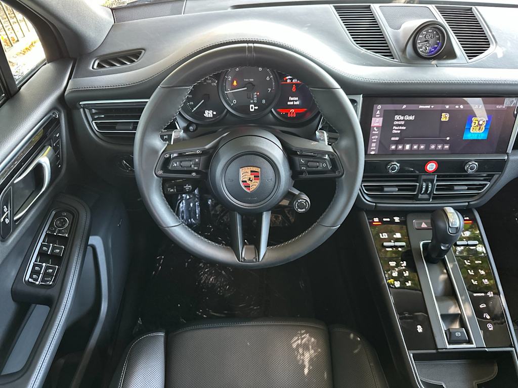 Thumbnail: 2026 Porsche Macan - 12