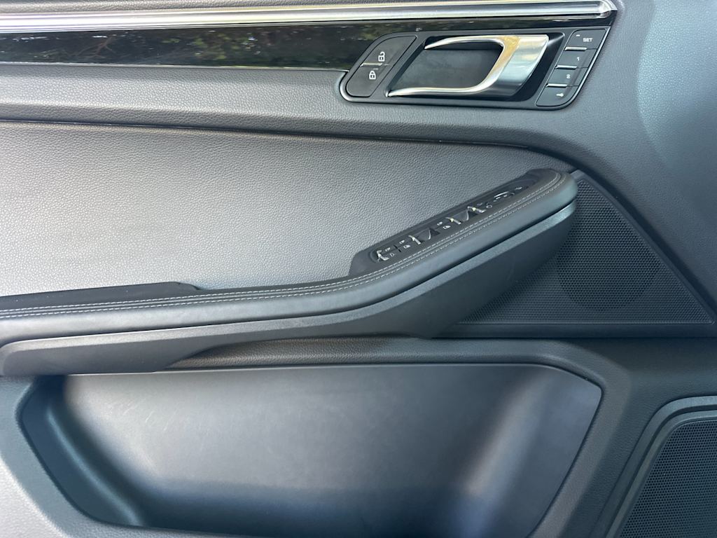 Thumbnail: 2026 Porsche Macan - 22