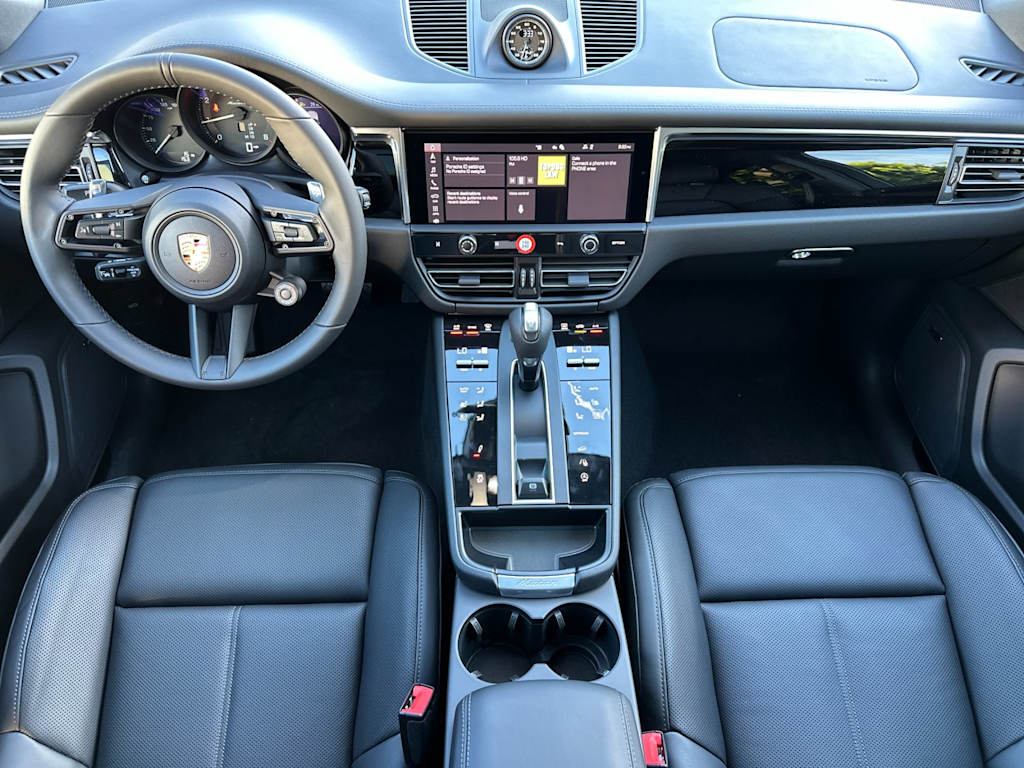 Thumbnail: 2026 Porsche Macan - 8