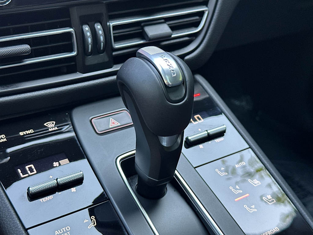 Thumbnail: 2026 Porsche Macan - 29