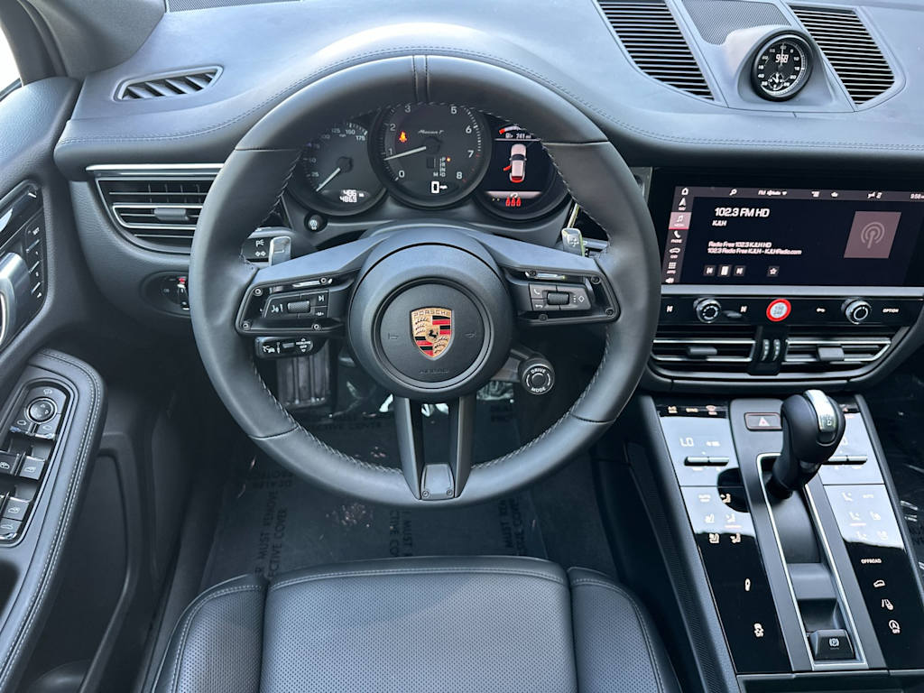 Thumbnail: 2026 Porsche Macan - 8