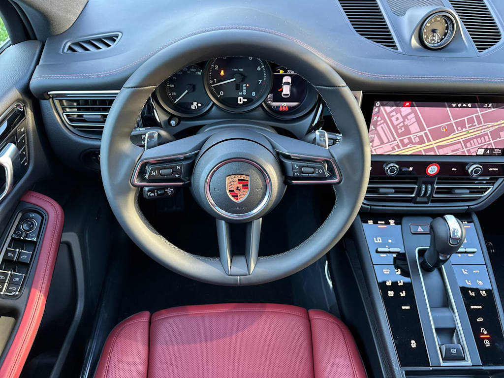 Thumbnail: 2026 Porsche Macan - 9