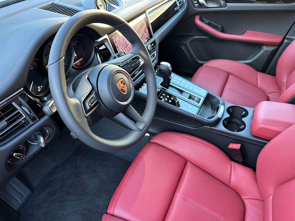 Thumbnail: 2026 Porsche Macan - 10