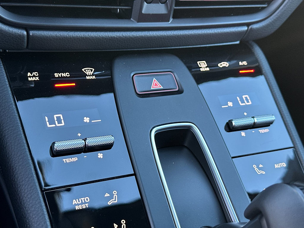 Thumbnail: 2026 Porsche Macan - 16