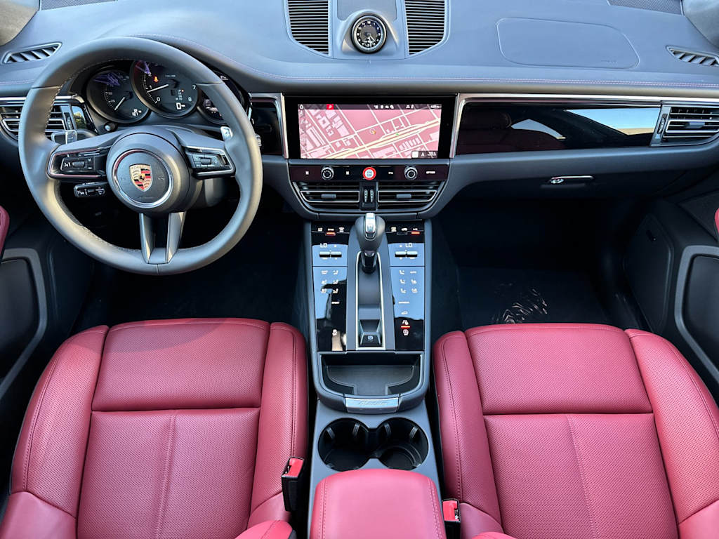 Thumbnail: 2026 Porsche Macan - 2