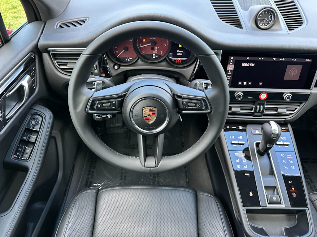 Thumbnail: 2026 Porsche Macan - 9