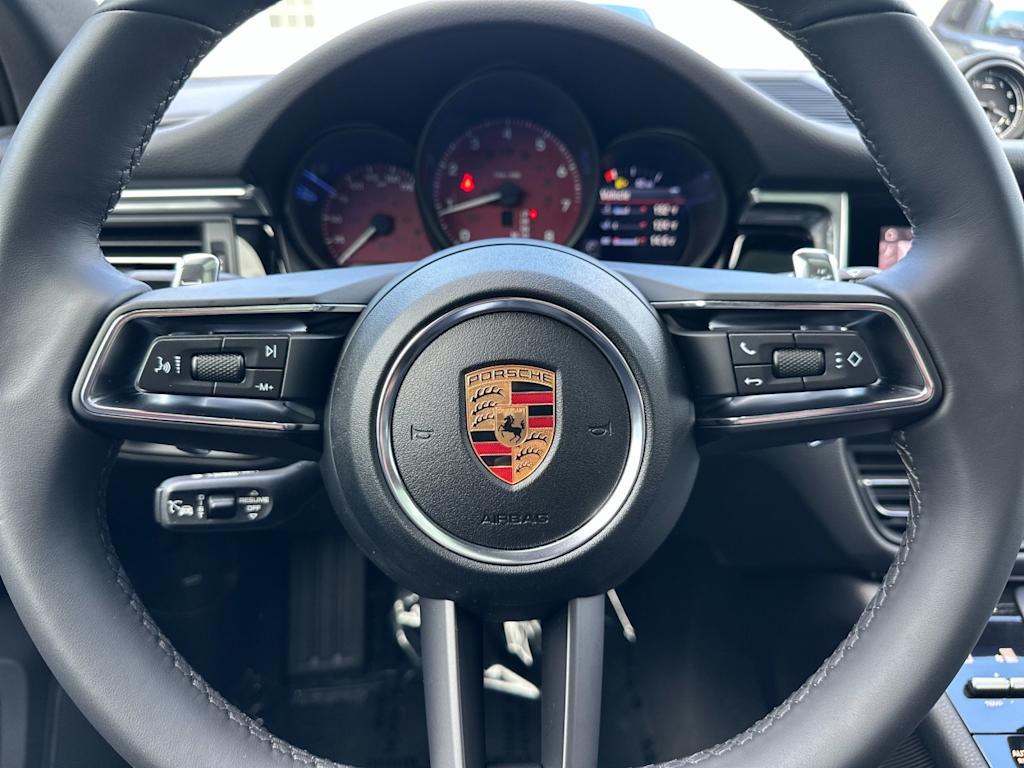 Thumbnail: 2026 Porsche Macan - 13
