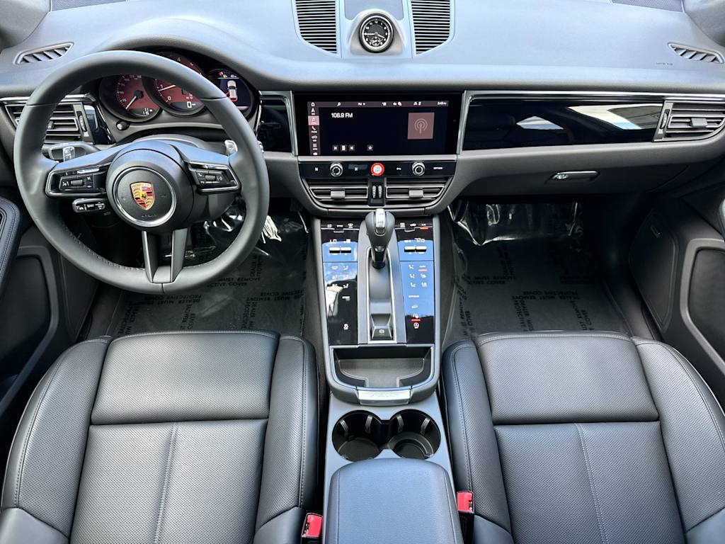 Thumbnail: 2026 Porsche Macan - 2