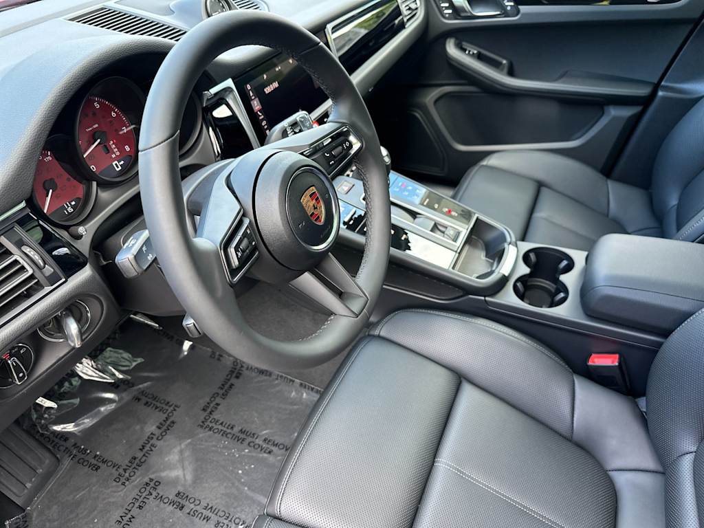 Thumbnail: 2026 Porsche Macan - 10