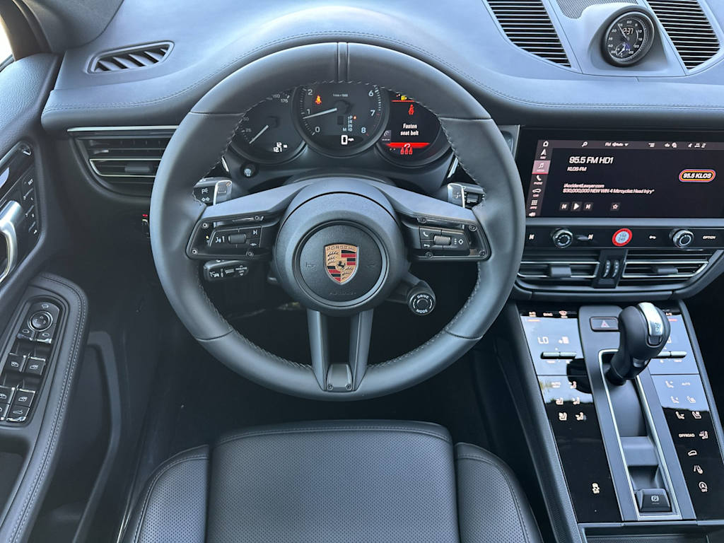 Thumbnail: 2026 Porsche Macan - 8