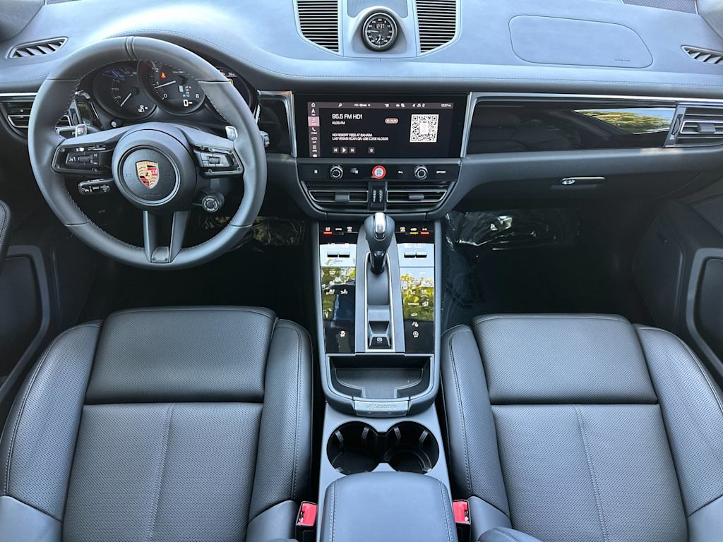 Thumbnail: 2026 Porsche Macan - 2