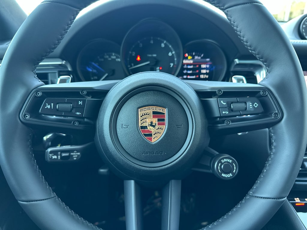 Thumbnail: 2026 Porsche Macan - 29