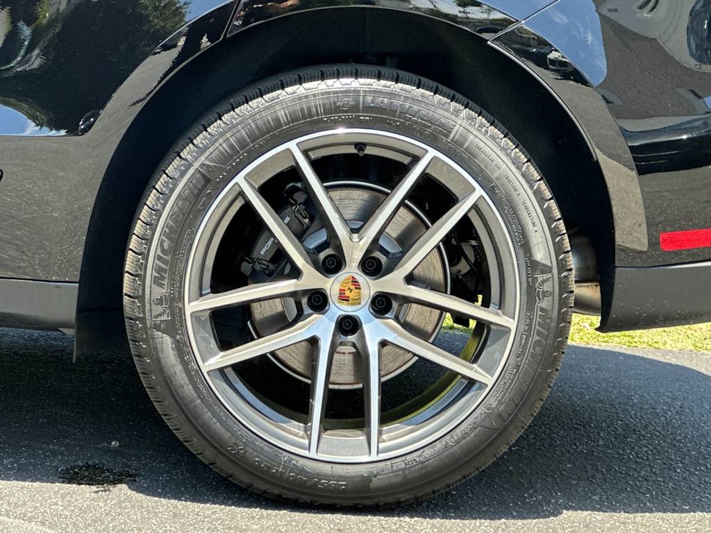 Thumbnail: 2026 Porsche Macan - 7