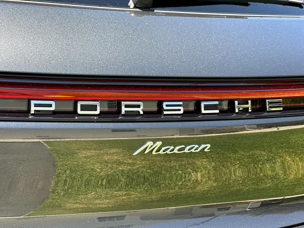 Thumbnail: 2026 Porsche Macan - 7