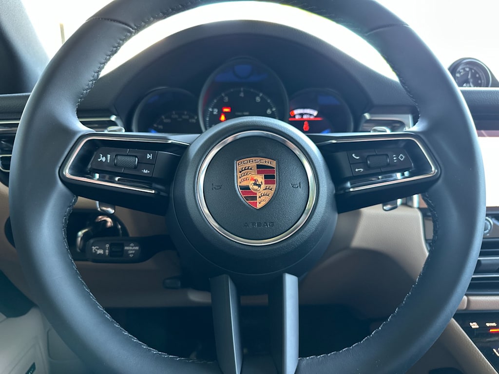 Thumbnail: 2026 Porsche Macan - 29