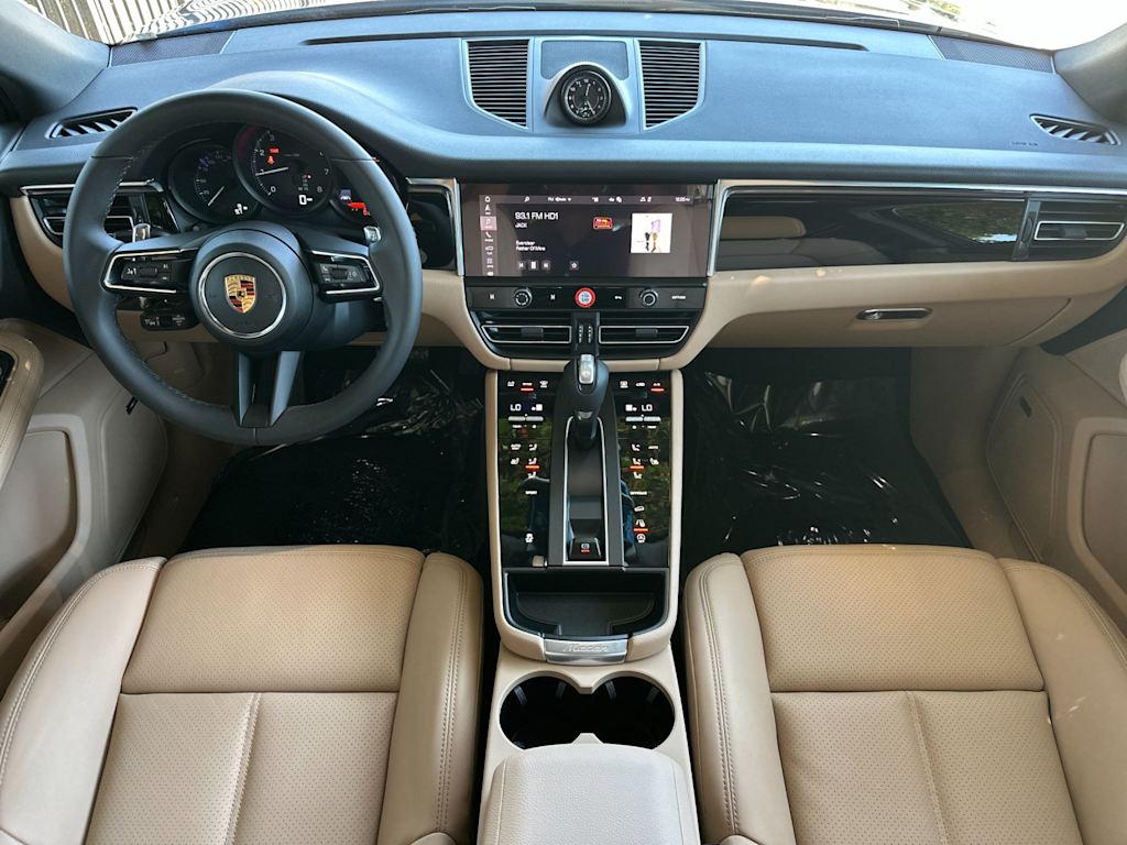 Thumbnail: 2026 Porsche Macan - 9
