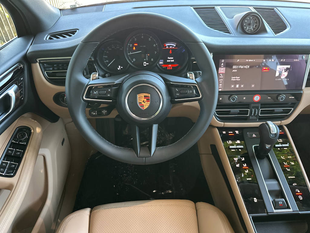 Thumbnail: 2026 Porsche Macan - 12