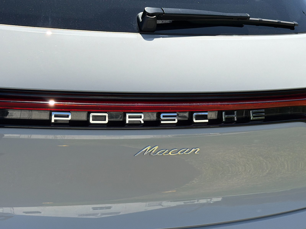 Thumbnail: 2026 Porsche Macan - 33