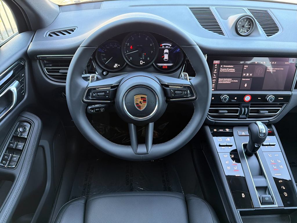 Thumbnail: 2026 Porsche Macan - 12