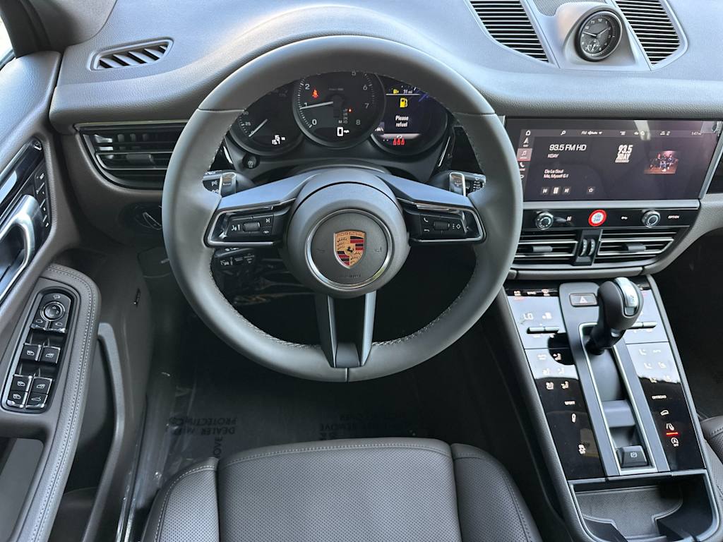 Thumbnail: 2026 Porsche Macan - 12