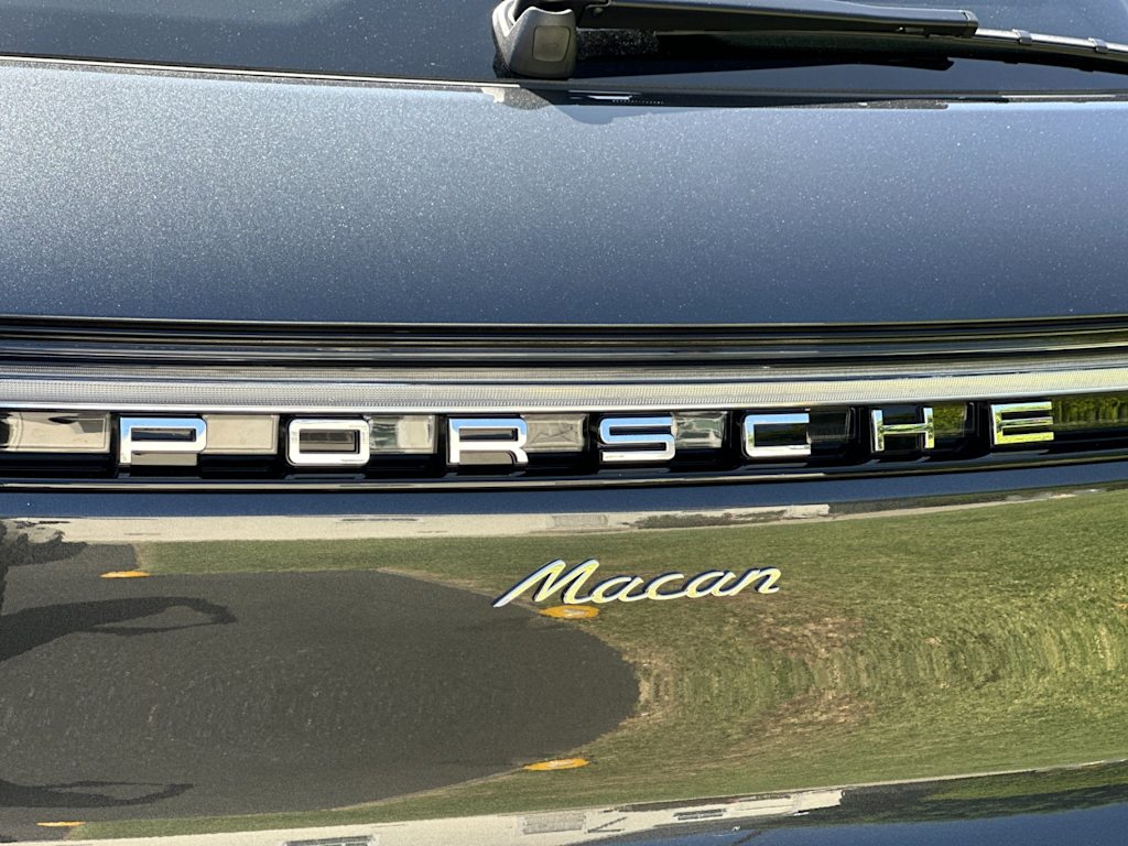 Thumbnail: 2026 Porsche Macan - 32