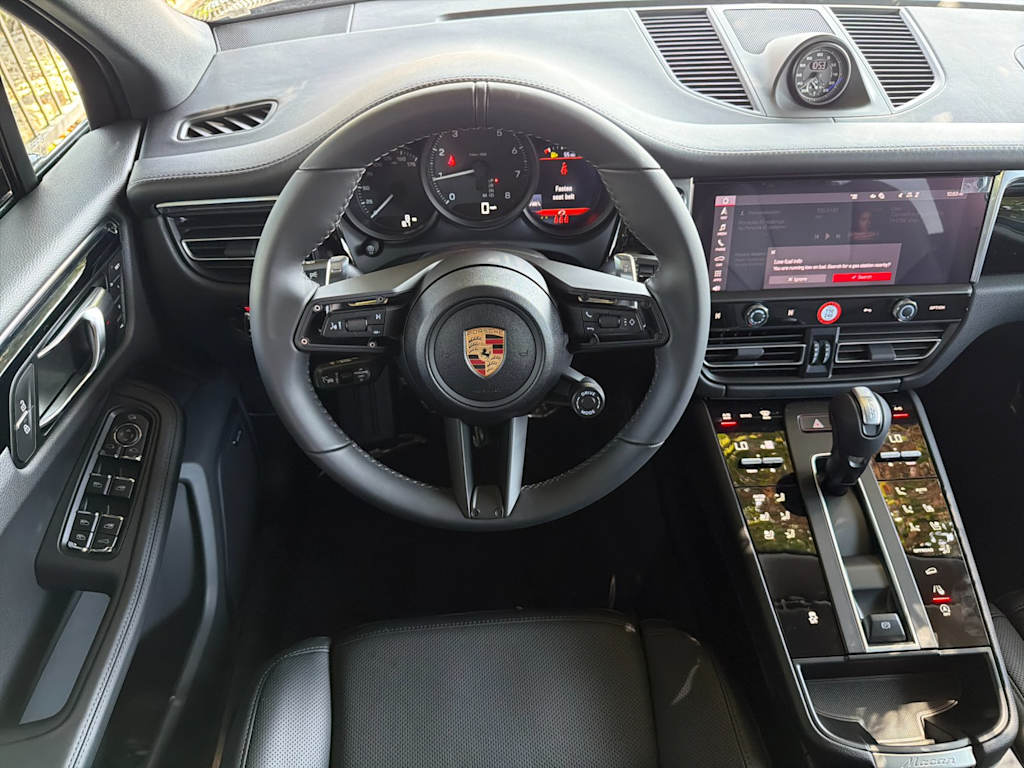 Thumbnail: 2026 Porsche Macan - 9
