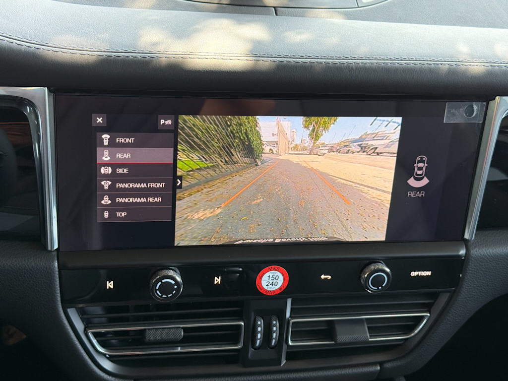 Thumbnail: 2026 Porsche Macan - 28