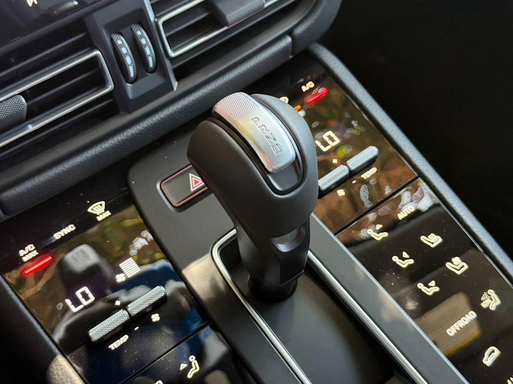 Thumbnail: 2026 Porsche Macan - 29